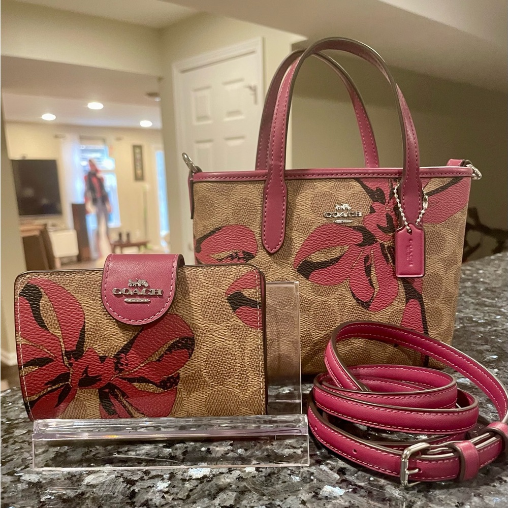 Coach Mini City tote crossbody with wallet